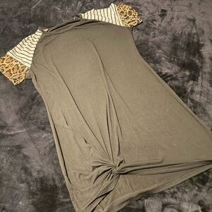 Stylish Women's Dress with Leopard and Stripe Sleeves